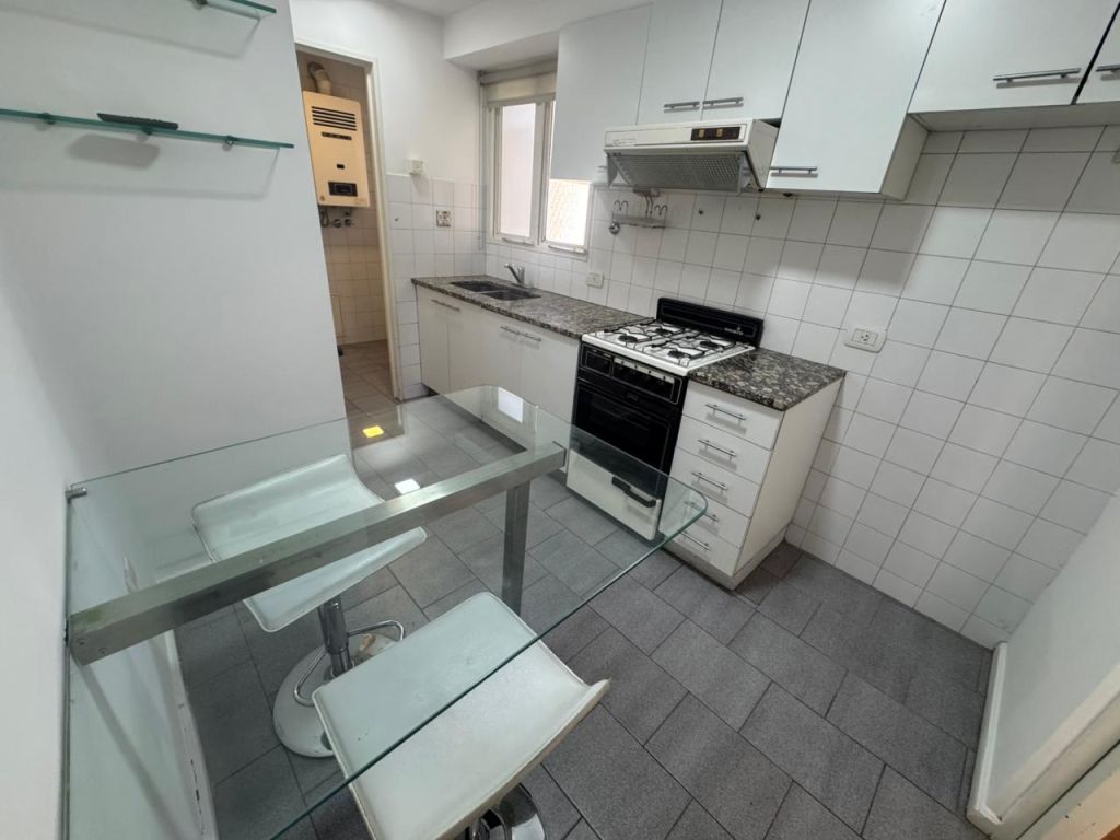 IMPECABLE DEPARTAMENTO CON BALCON AL FRENTE